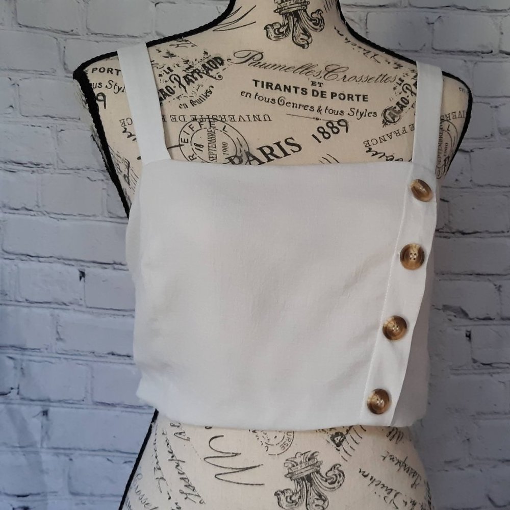 ESSUE BACK TIE CROP TOP